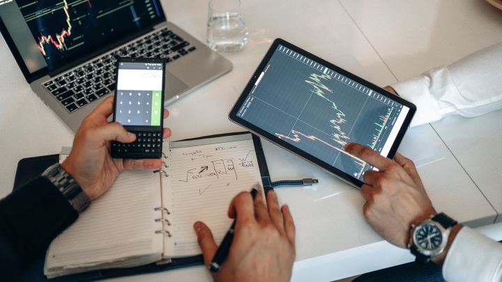 Binomo: Dentro del trading digital